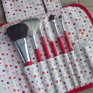 NWOT Sephora makeup brush set